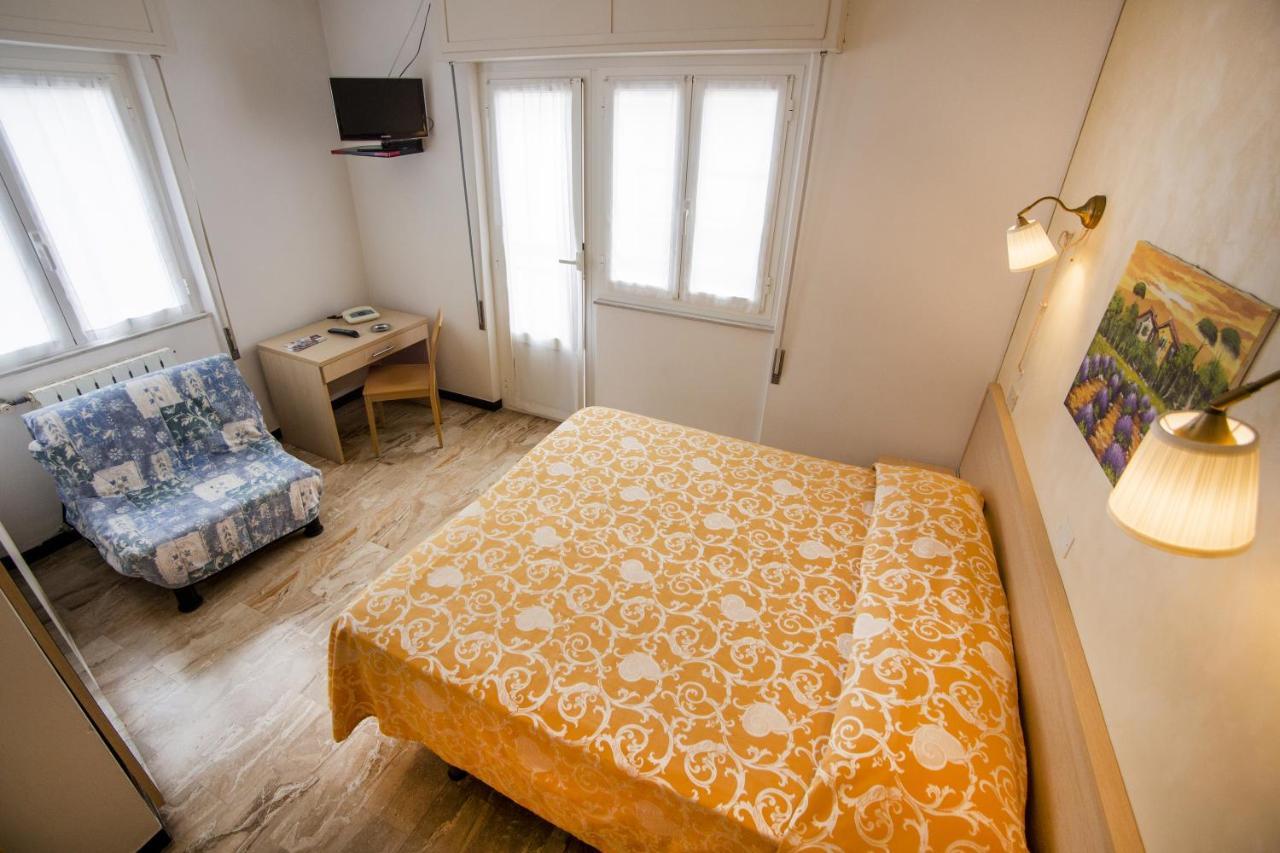 B&B Hotel Costa Azzurra Spotorno Exteriér fotografie