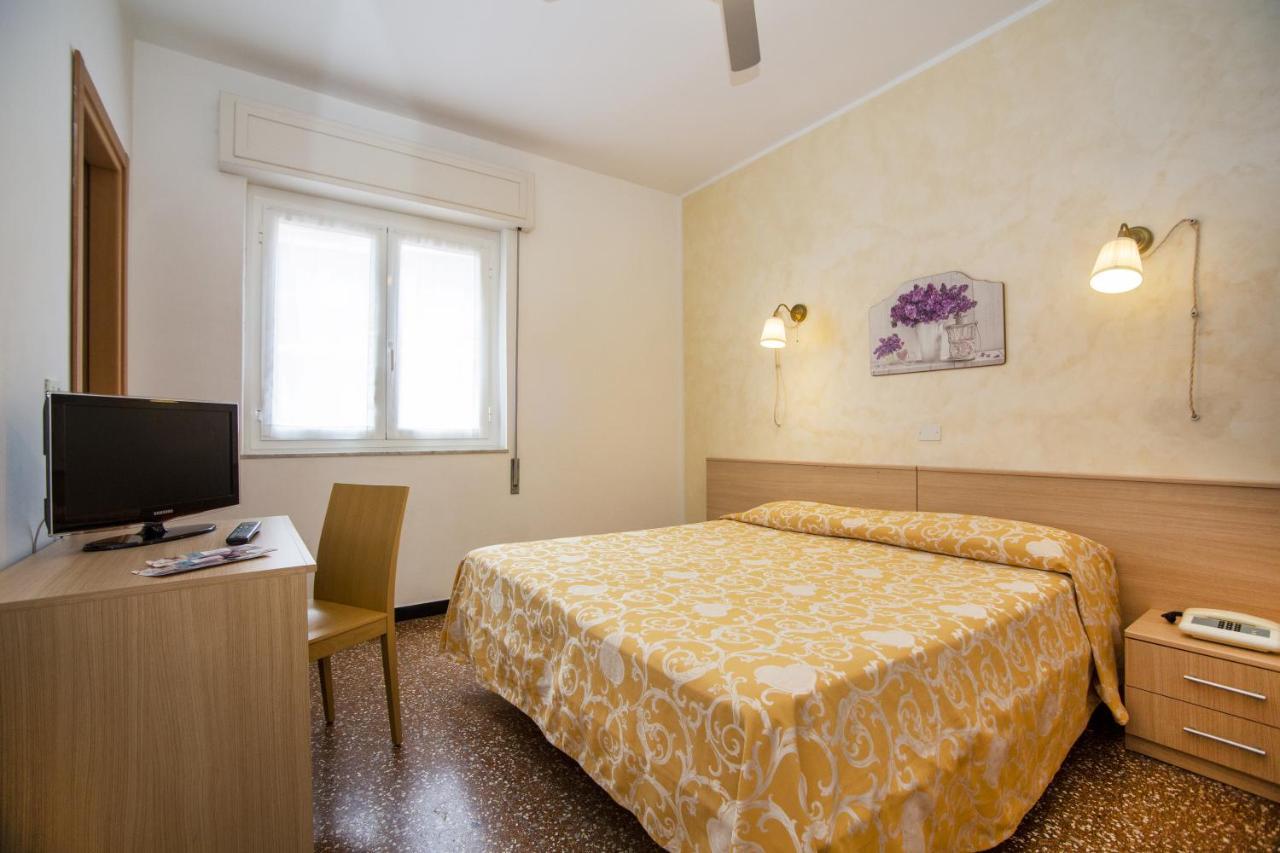 B&B Hotel Costa Azzurra Spotorno Exteriér fotografie